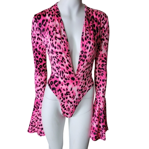 Boutique Long Sleeve Animal Print Bodysuit Stretch Deep V-Neck - Picture 4 of 12
